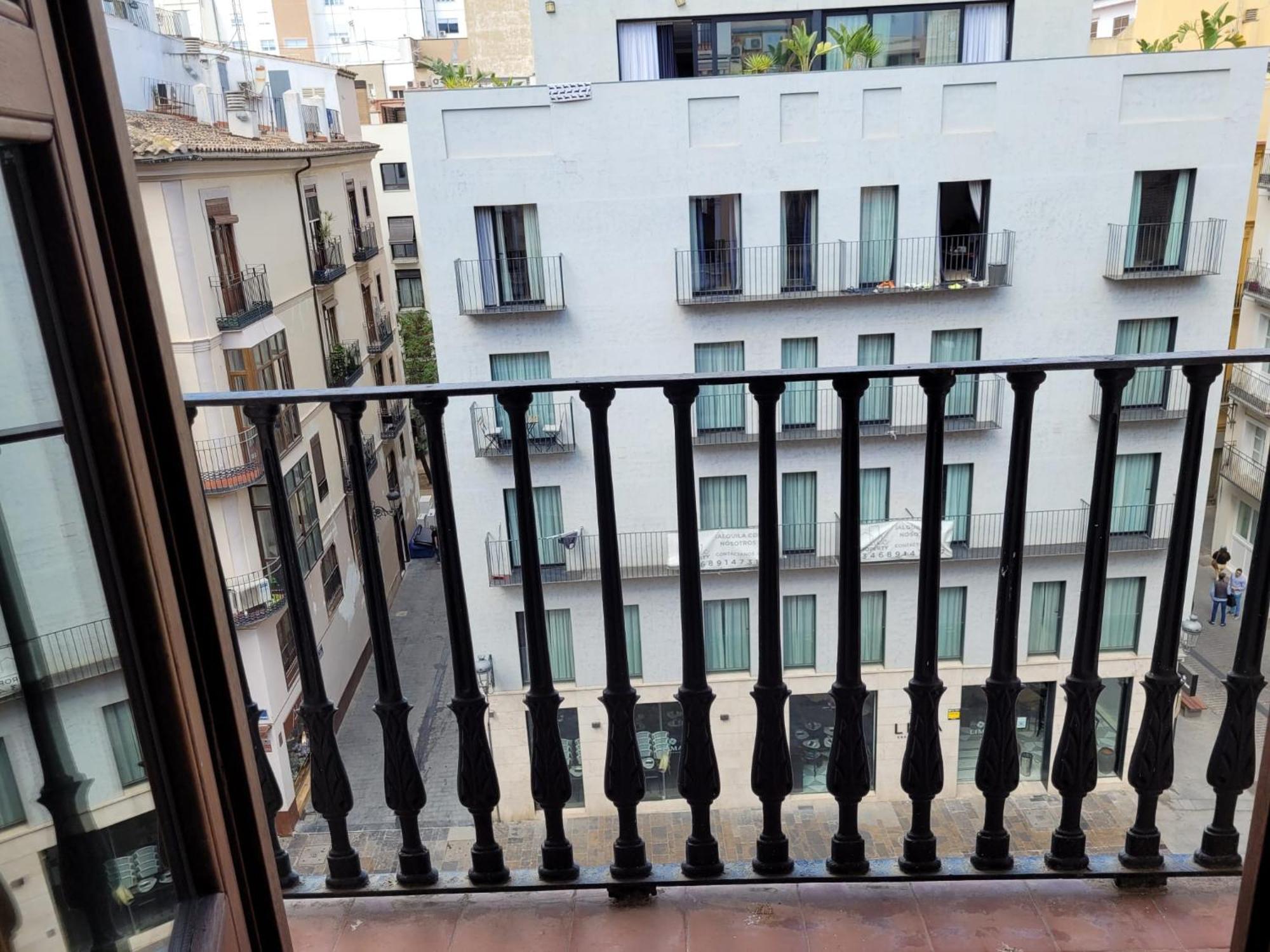 Living Valencia Apartments - Merced 외부 사진