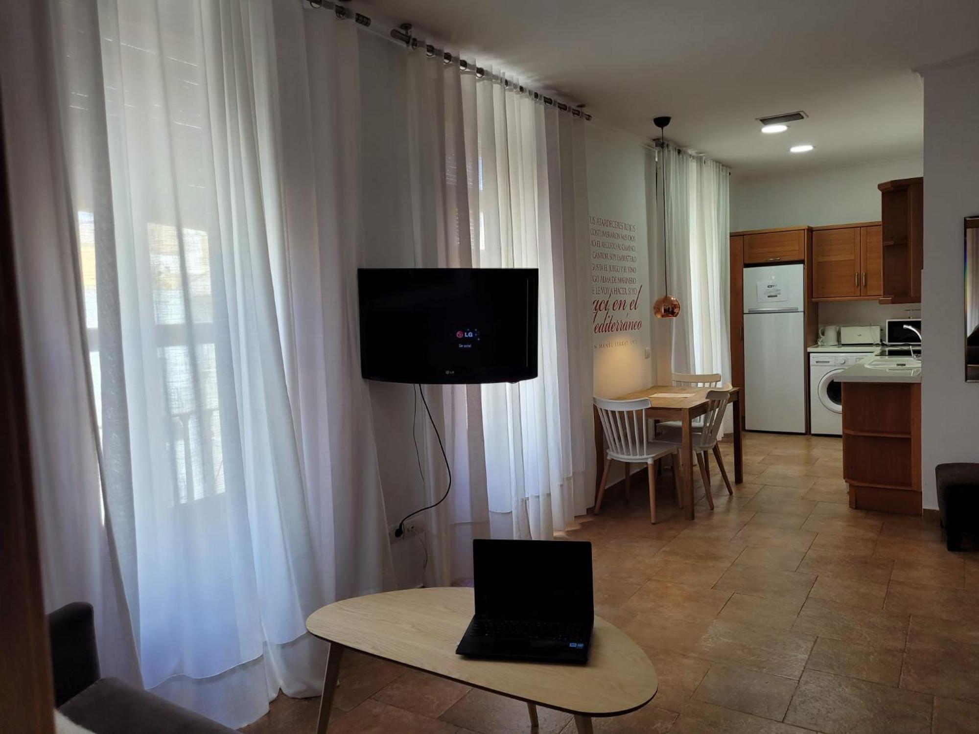 Living Valencia Apartments - Merced 외부 사진