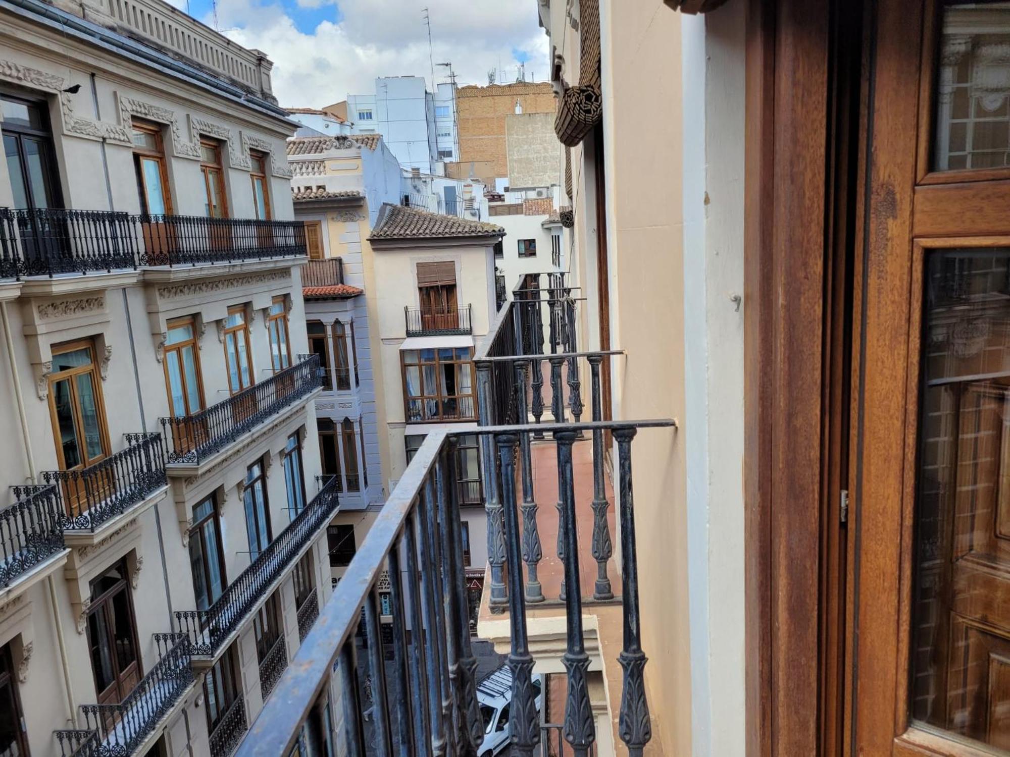 Living Valencia Apartments - Merced 외부 사진