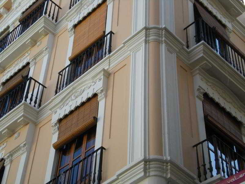 Living Valencia Apartments - Merced 외부 사진