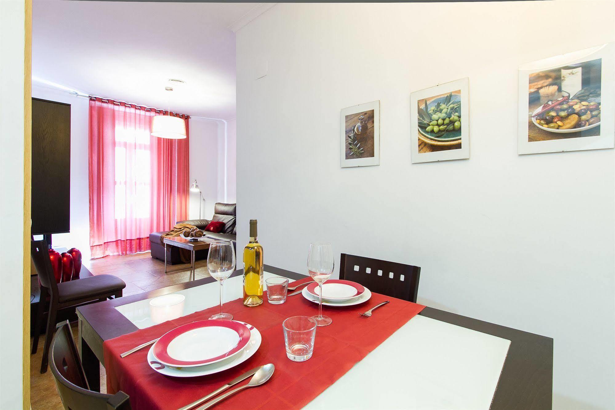 Living Valencia Apartments - Merced 외부 사진