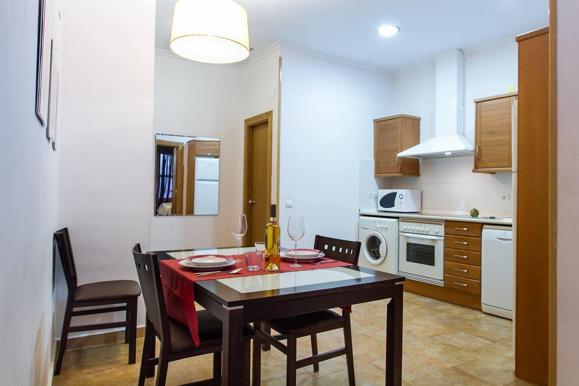 Living Valencia Apartments - Merced 외부 사진