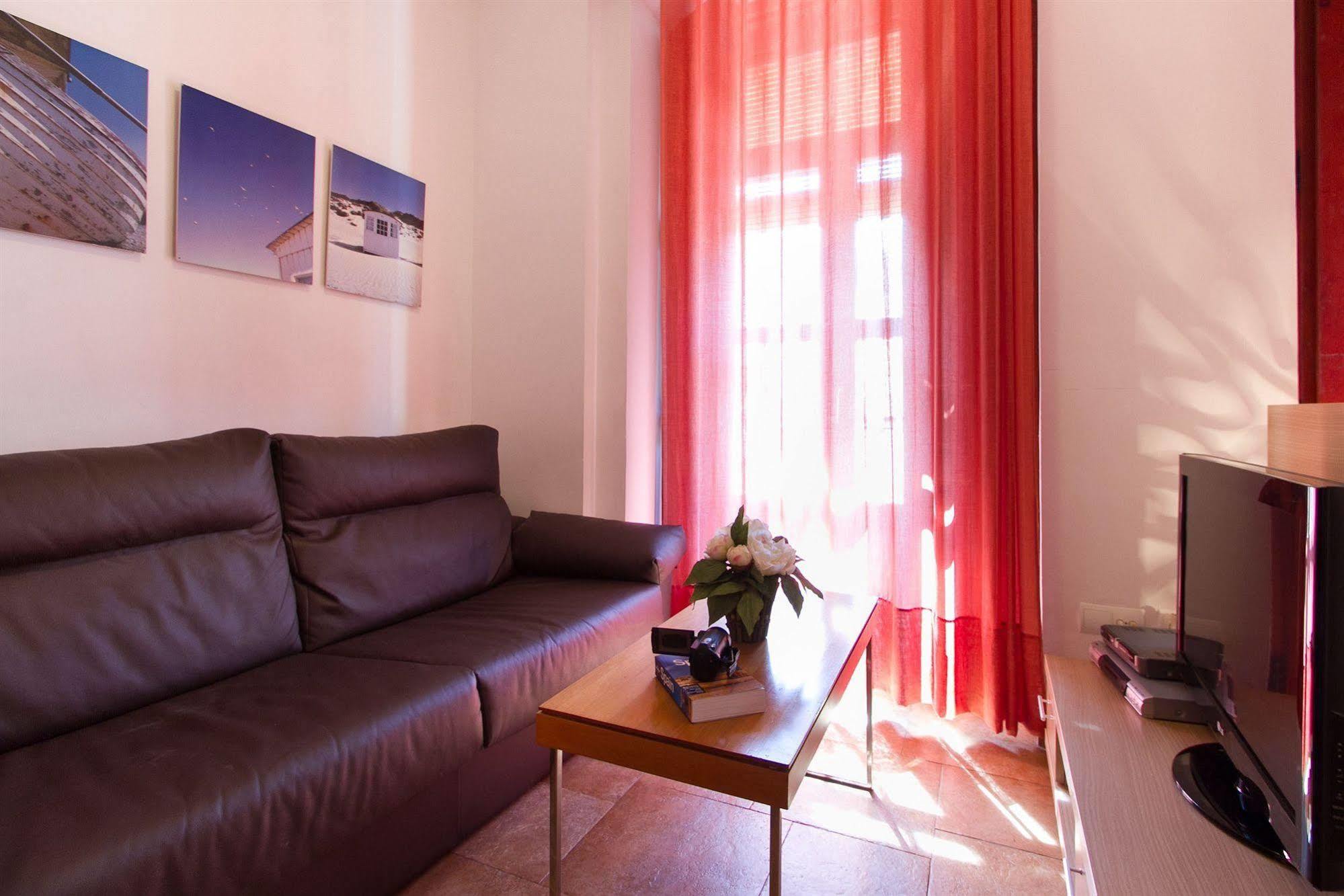 Living Valencia Apartments - Merced 외부 사진