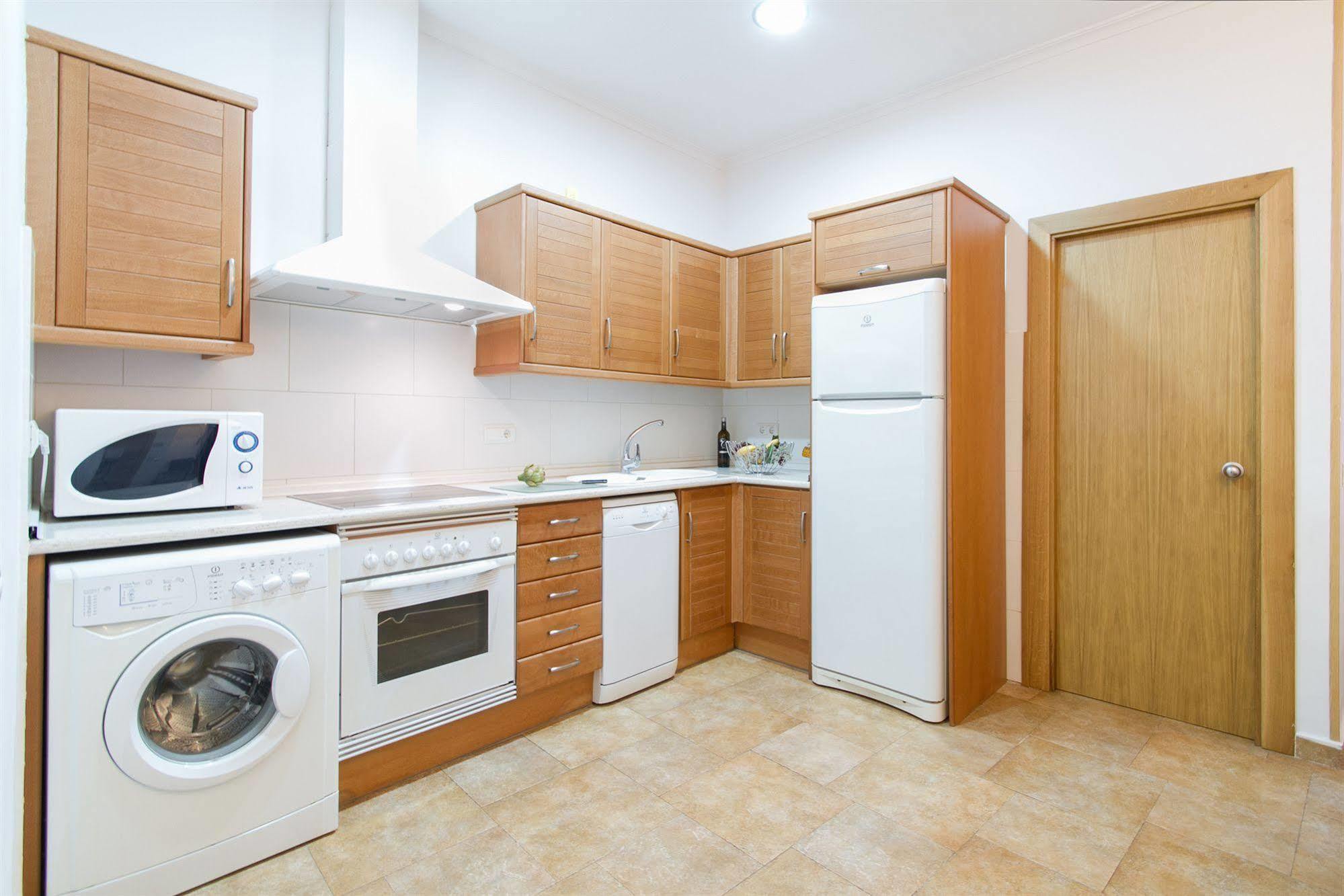 Living Valencia Apartments - Merced 외부 사진