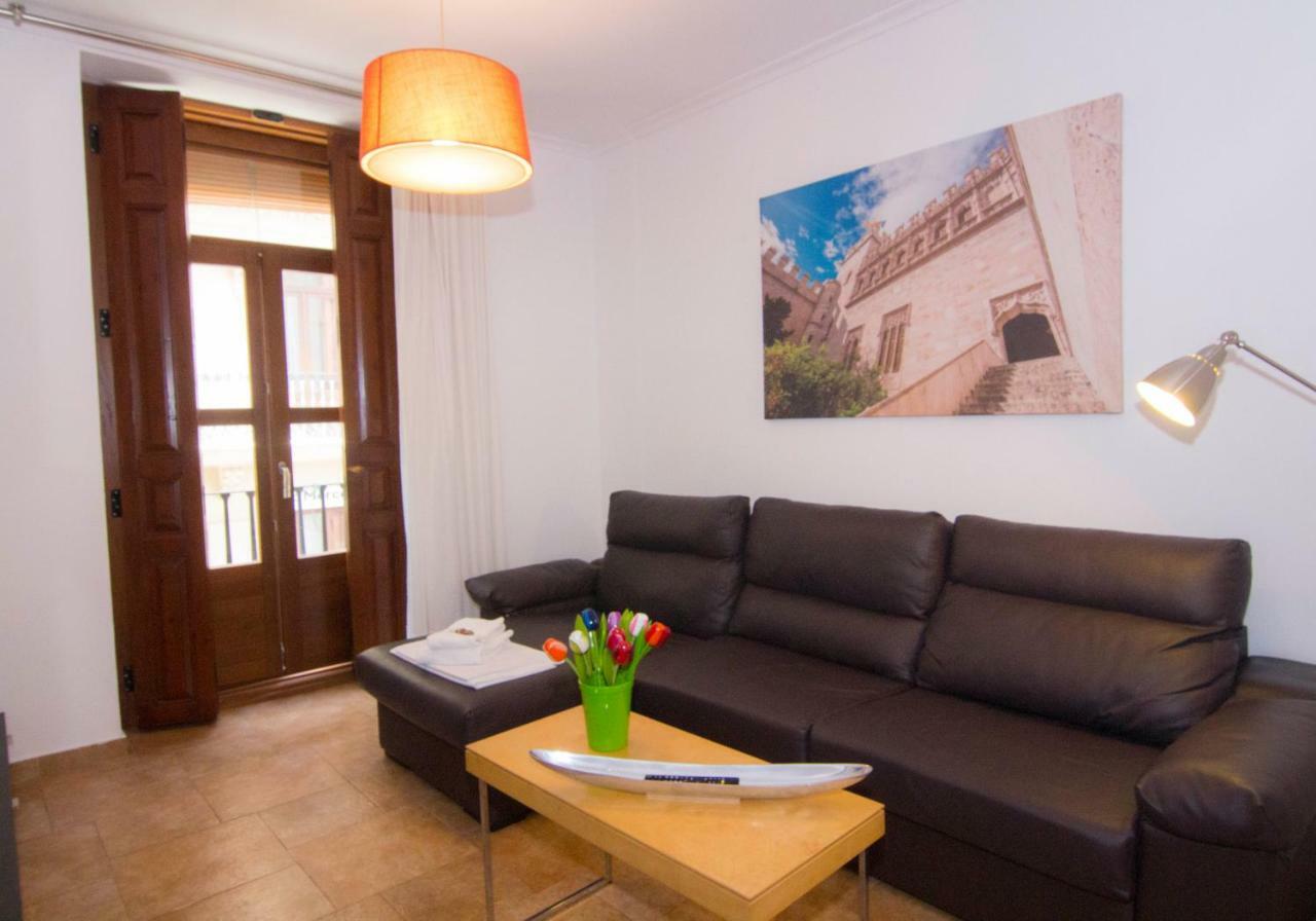 Living Valencia Apartments - Merced 외부 사진